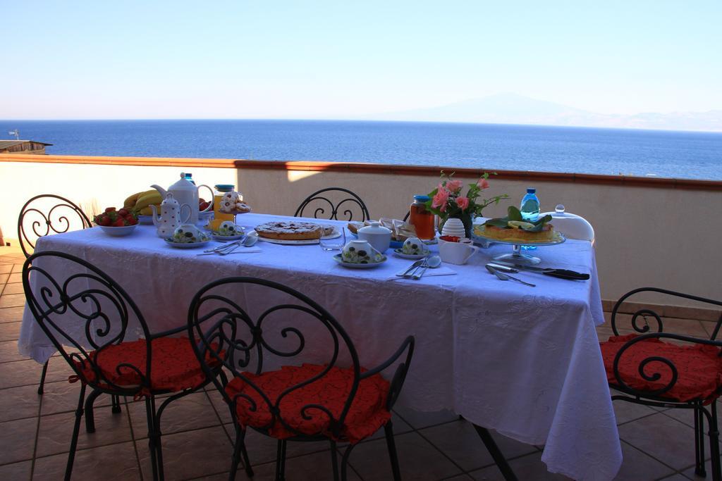 B&B La Piccola Oasi Lazzaro Exterior photo